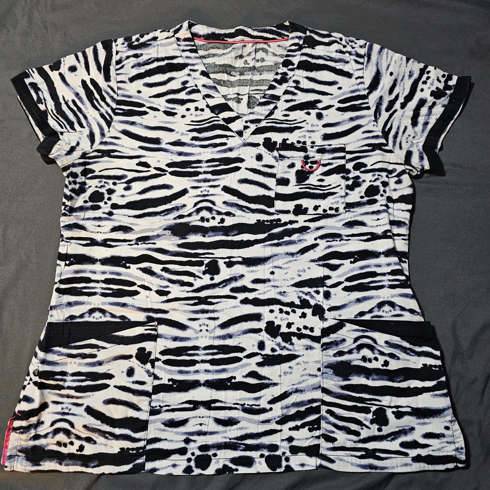 ⭐️ Zebra Print Size XL Women's  Scrub Top